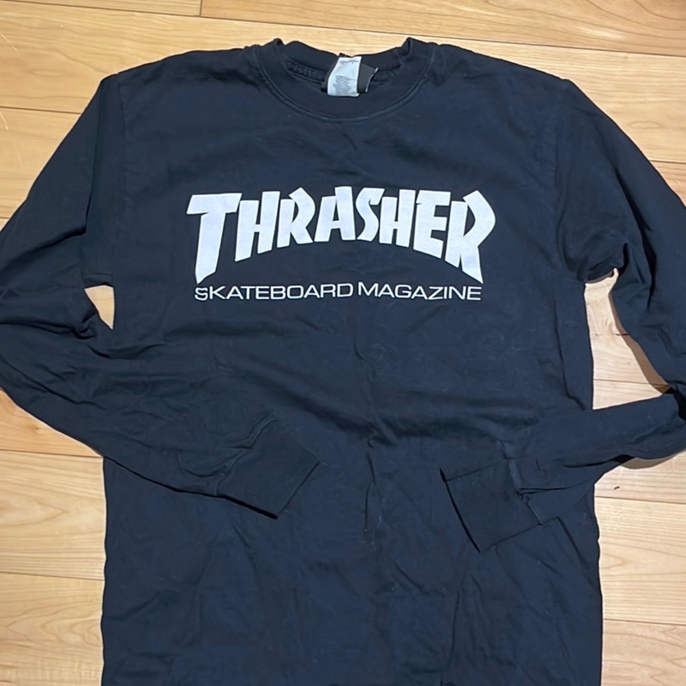 Women’s thrasher shirt size S